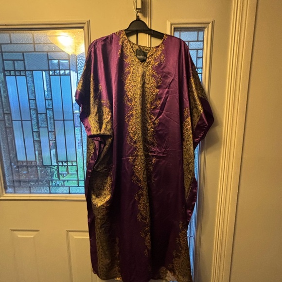 Beautiful African dresses from West Africa. - Picture 6 of 12